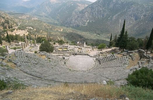 grece delphes theatre apollon

