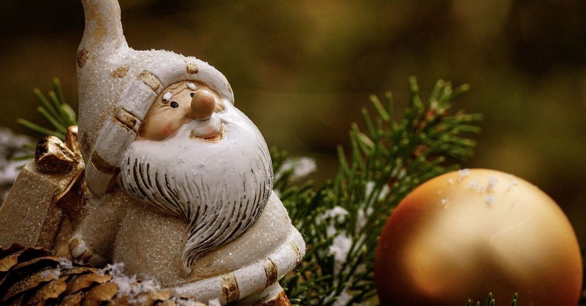 Tour du monde des traditions de Noël les plus insolites Ouvrir le Monde