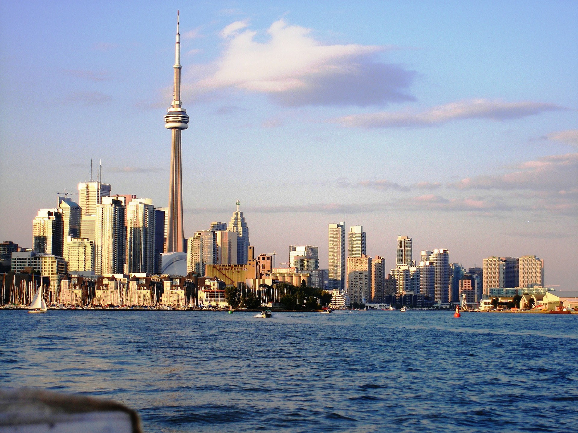 Travailler autrement au Canada-Vue sur Toronto et la CN Tower